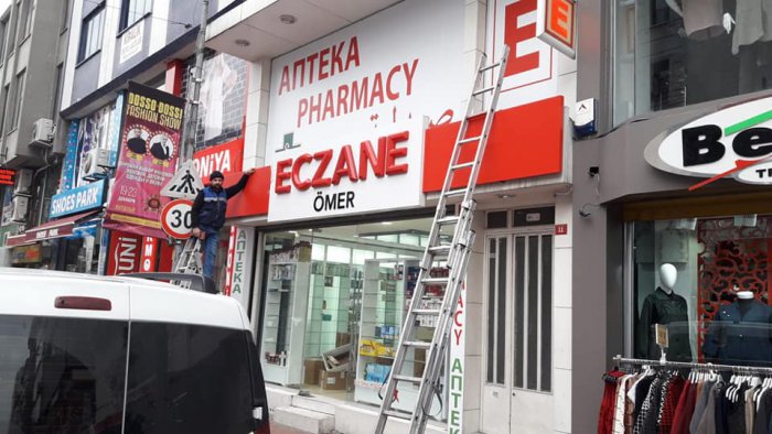 istanbul yeni eczane tabelası karaca reklam eczane tabela eczane kolonları  nöbetçi eczane tabelası 